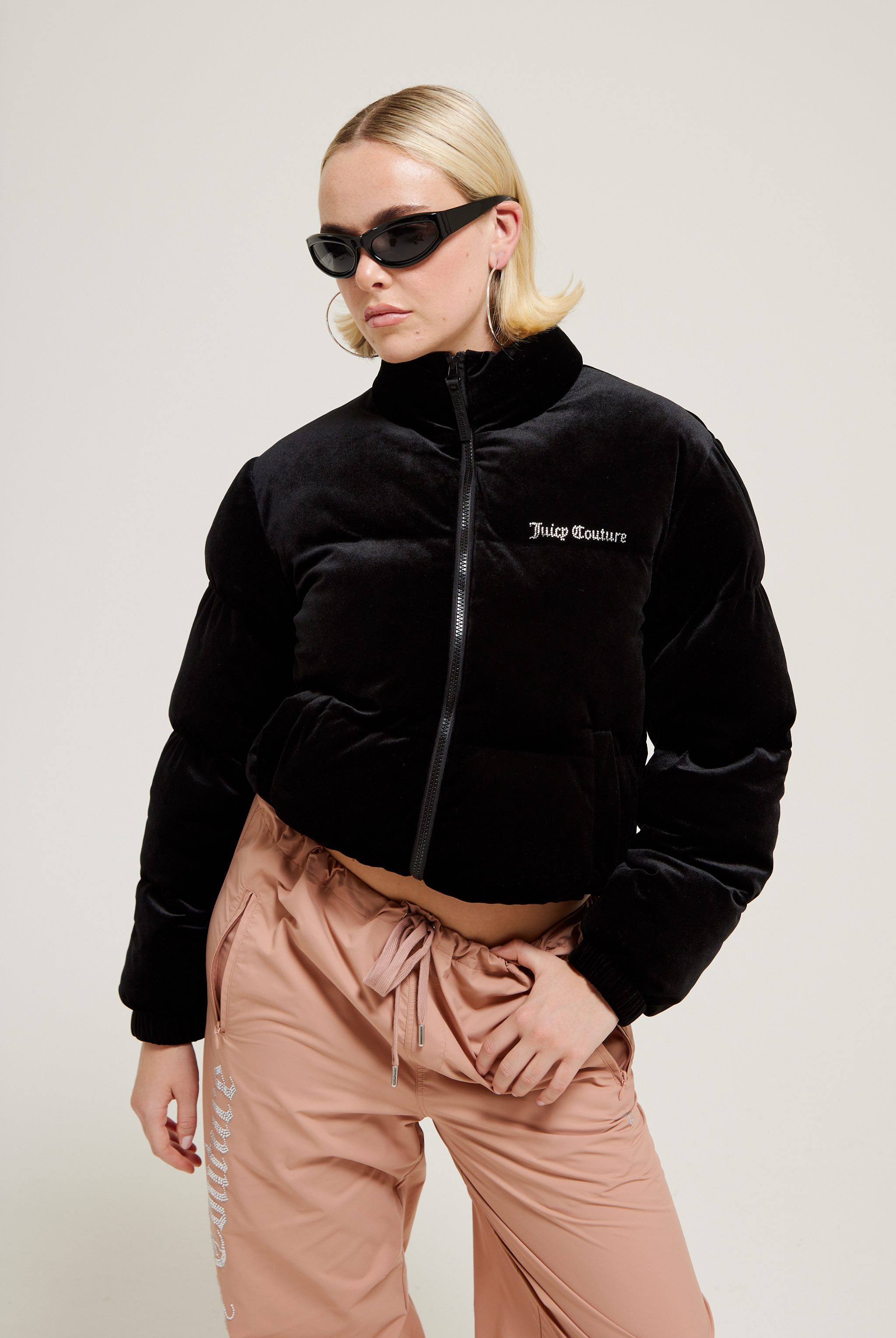 Juicy Couture Polska | Ikoniczne dresy, torby, akcesoria i inne!