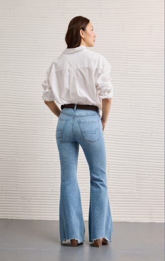 Women's Jeans: Baggy, Flare, Mom, Bootcut & More | American Women's Jeans: Baggy, Flare, Mom, Bootcut & More | American